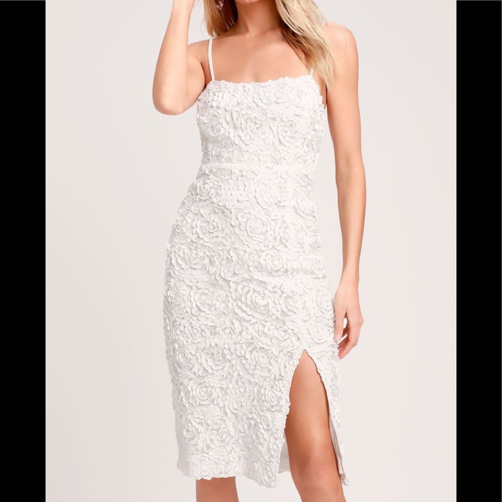 Lulu’s - Blissful Moments White Textured Floral Midi Dress - Small